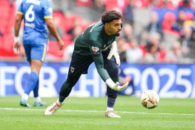 AFC Wimbledon takımından Owen Goodman 26 Mayıs 2025 'te Wembley Stadyumu' nda Wimbledon 'a karşı AFC Wimbledon final maçında