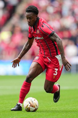 Walsall takımından Liam Gordon 26 Mayıs 2025 'te Wembley Stadyumu' nda AFC Wimbledon 'a karşı oynadığı final maçında