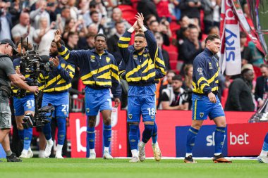 Wimbledon oyuncuları, 26 Mayıs 2025 'te Wembley Stadyumu' nda Wimbledon 'a karşı oynanan Sky Bet 2 Playoff final maçının önünde.