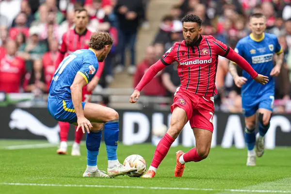 26 Mayıs 2025 'te Wembley Stadyumu' nda Wimbledon 'a karşı oynanan Gökyüzü İddia Ligi 2 Playoff Final maçı sırasında