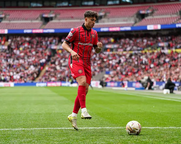 26 Mayıs 2025 'te Wembley Stadyumu' nda Wimbledon 'a karşı oynanan Gökyüzü İddia Ligi 2 Playoff Final maçı sırasında