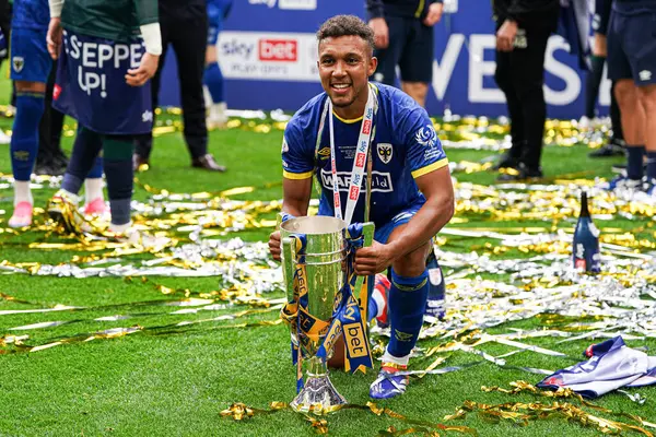 Wimbledon, 26 Mayıs 2025 'te Wembley Stadyumu' nda Wimbledon 'a karşı oynanan Wimbledon final maçının ardından Wimbledon' un tanıtım kutlamalarını düzenledi.