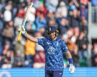 İngiltere 'den Joe Root, 1 Haziran 202' de Sofya Bahçeleri Kriket Sahası, Cardiff, İngiltere 'de 2.