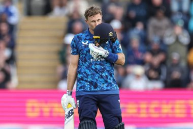 İngiltere 'nin Joe Root' u 1 Haziran 2025 'te Sofya Bahçeleri Kriket Sahası, Cardiff' te 2.