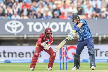 İngiltere 'den Joe Root, 29 Mayıs 2025' te İngiltere 'nin Edgbaston, Birmingham, İngiltere' de Batı Hint Adaları 'na karşı 1. Metro Bank ODI maçında iki koşu yaptı.