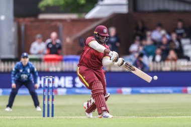 Qiana Joseph, 30 Mayıs 2025 'te Derbyshire İlçe Kriket Kulübü' nde oynanan Uluslararası Metro Bankası Bir Gün Uluslararası İngiltere-Batı Hint Kadınları maçında atış yaptı.