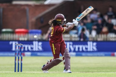 Hayley Matthews, 30 Mayıs 2025 'te Derbyshire İlçe Kriket Kulübü' nde İngiltere - Batı Hint Kadınları - Batı Hint Adaları Uluslararası Metro Bankası maçında atış yaptı.