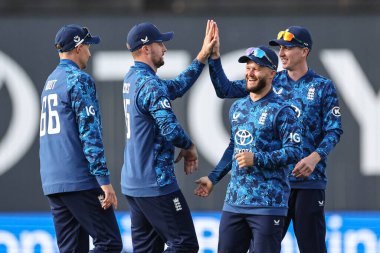İngiltere 'den Jacks, 29 Mayıs 2025' te Edgbaston, Birmingham, İngiltere 'de Batı Hint Adaları' na karşı 1. Metro Bank ODI İngiltere 'sinde takım arkadaşlarıyla Roston Chase' in yakalanmasını kutlayacak mı?