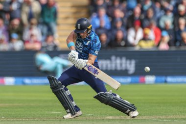 İngiltere 'den Jacob Bethell, 1 Haziran 2025' te Sofya Bahçeleri Kriket Sahası, Cardiff 'te 2.