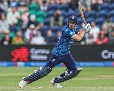 İngiltere kaptanı Harry Brook, 1 Haziran 2025 'te Sofya Bahçeleri Cricket Ground, Cardiff, İngiltere' de 2.