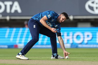 İngiltere 'den Jamie Overton kendi topunu atıyor. 1. Metro Bankası ODI İngiltere, Edgbaston' da Batı Hint Adaları 'na karşı, Birmingham, Birleşik Krallık, 29 Mayıs 2025