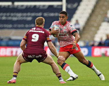 Betfred Süper Lig 13. Raundunda Leoparlar 'dan Joe Ofahengaue John Smith Stadyumu' nda Huddersfield Giants - Leigh Leopards maçında, 29 Mayıs 2025