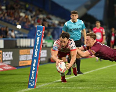 Leopar Leopar takımından Lachlan Lam, 29 Mayıs 2025 'te John Smith Stadyumu' nda oynanan 13. Betfred Süper Lig karşılaşmasında Huddersfield Giants - Leigh Leopards maçında gol attı.