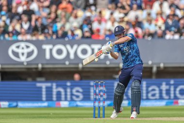 İngiltere kaptanı Harry Brook, Batı Hint Adaları 'ndan Keacy Carty' nin 29 Mayıs 2025 'te Edgbaston, Birmingham' da Batı Hint Adaları 'na karşı oynadığı 1.