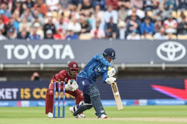 Ben Duckett, 29 Mayıs 2025 'te İngiltere, Birmingham, İngiltere' de Batı Hint Adaları 'na karşı 1. Metro Bankası' nda bir koşu için topa vuruyor.