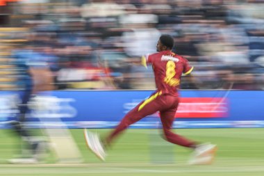 Batı Hint Adaları 'ndan Alzarri Joseph, 1 Haziran 2025' te Sofya Bahçeleri Kriket Sahası 'nda oynanan 2.