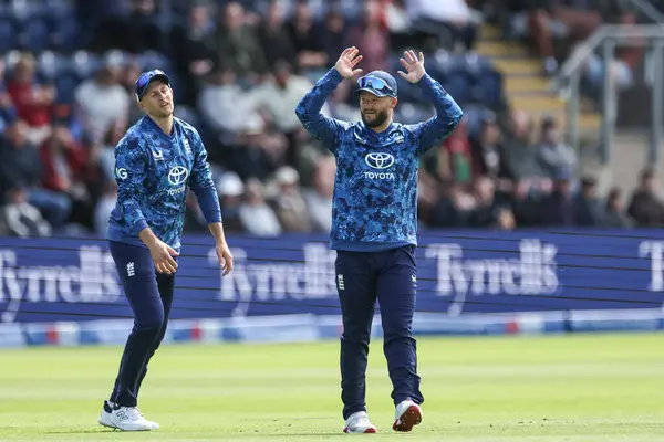 İngiltere 'den Ben Duckett, 1 Haziran 2025' te Sofya Bahçeleri Kriket Sahası 'nda 2. Metro Bank ODI İngiltere' ye karşı Batı Hint Adaları 'nda tepki gösterdi.