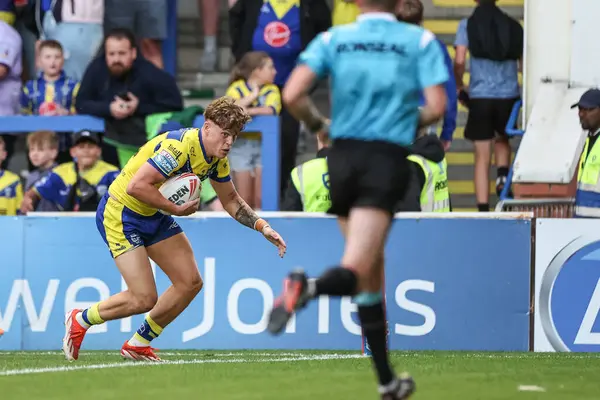 Warrington Wolves takımından Arron Lindop, 30 Mayıs 2025 'te Warrington, Warrington' daki Halliwell Jones Stadyumu 'nda oynanan 13.
