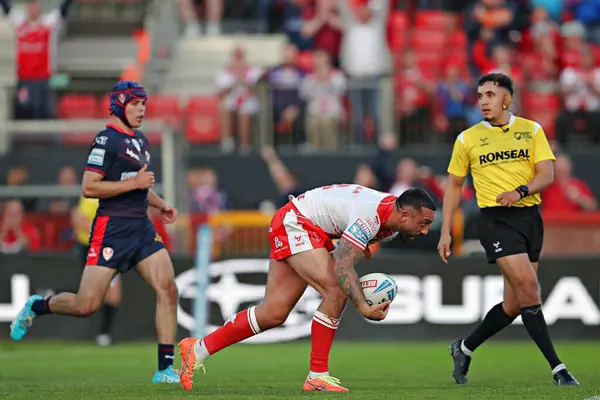 Hull KR 'dan Elliot Minchella, 30 Mayıs 2025' te İngiltere 'nin Hull kentinde oynanan Sewell Group Craven Park' ta oynanan 13. Betfred Süper Lig karşılaşmasında bir deneme yaptı.