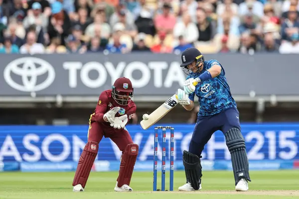 İngiltere 'den Joe Root, 29 Mayıs 2025' te İngiltere Edgbaston, Birmingham 'da Batı Hint Adaları' na karşı 1.