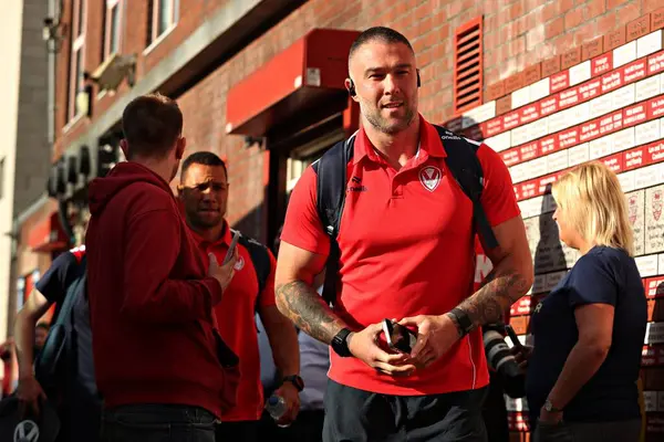 St. Helens 'ten Curtis Sironen, 30 Mayıs 2025' te İngiltere 'nin Hull kentindeki Kingston' da oynanan Sewell Group Craven Park 'ta oynanan 13.