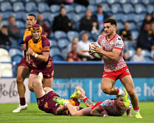 Leigh Leoparları 'ndan Ben McNamara, 29 Mayıs 2025' te Birleşik Krallık 'ın Huddersfield Stadyumu' nda oynanan 13.