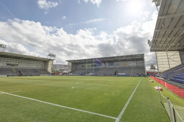 Halliwell Jones Stadyumu 'nun Betfred Süper Lig 13. Raundunda Halliwell Jones Stadyumu' nda Warrington Wolves Castleford Tigers 'a karşı oynadığı maçın genel görüntüsü, 30 Mayıs 2025