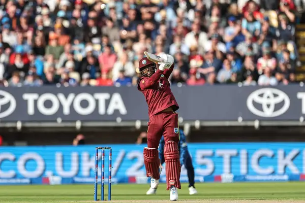 Batı Hint Adaları Kaptanı Shai Hope, 29 Mayıs 2025 'te İngiltere' nin Edgbaston, Birmingham, İngiltere 'de Batı Hint Adaları' na karşı 1. Metro Bankası 'nda iki koşu yaptı.