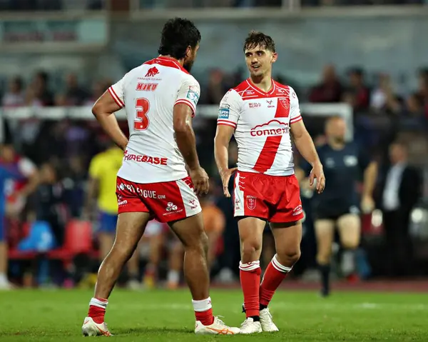 Hull KR 'dan Peta Hiku ve Hull KR' dan Arthur Morgue, Betfred Süper Lig 13. Raundu 'nda Hull KR, Sewell Group Craven Park' ta St Helens 'e karşı.