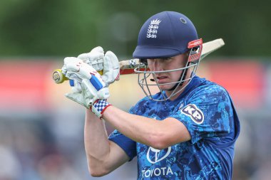 İngiltere kaptanı Harry Brook, 1 Haziran 2025 'te Sofya Bahçeleri Kriket Sahası, Cardiff, Birleşik Krallık' ta 2.