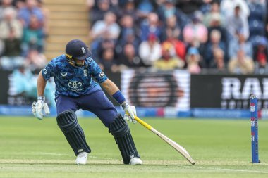 İngiltere 'den Joe Root, 1 Haziran 2025' te Sofya Bahçeleri Kriket Sahası, Cardiff, Birleşik Krallık 'ta 2.