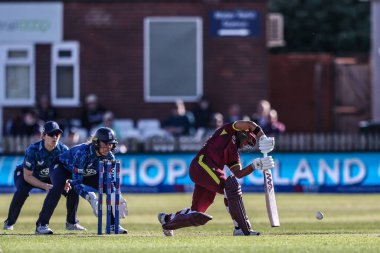 Batı Hint Adaları 'ndan Zaida James, 30 Mayıs 2025' te Derbyshire İlçesi Kriket Kulübü 'nde İngiltere - Batı Hint Adaları Kadınlar Karşısında oynanan Uluslararası Metro Bankası karşılaşmasında atış yaptı.