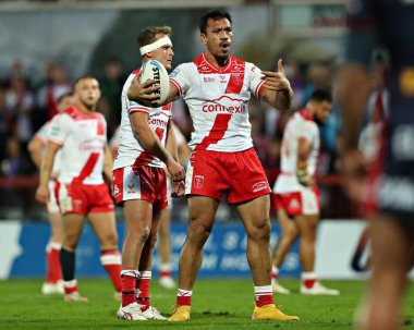 Hull KR 'dan Sauaso Sue, 30 Mayıs 2025' te İngiltere 'nin Hull kentinde oynanan Sewell Group Craven Park' ta oynanan 13.