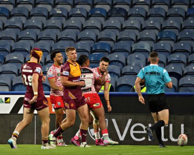 Leopar Leoparlar 'dan David Armstrong, 29 Mayıs 2025' te Birleşik Krallık 'ın Huddersfield Stadyumu' nda oynanan 13. Betfred Süper Lig karşılaşmasında Huddersfield Giants - Leigh Leopards karşılaşmasını kutluyor.