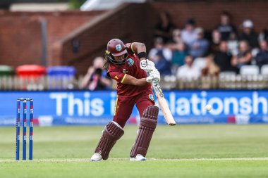 Hayley Matthews, 30 Mayıs 2025 'te Derbyshire İlçe Kriket Kulübü' nde İngiltere - Batı Hint Kadınları - Batı Hint Adaları Uluslararası Metro Bankası maçında atış yaptı.