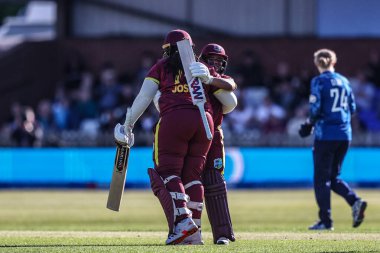 Batı Hint Adaları 'ndan Qiana Joseph, 30 Mayıs 2025' te Derbyshire İlçesi Kriket Kulübü 'nde İngiltere - Batı Hint Adaları Kadınlar - Batı Hint Adaları Uluslararası karşılaşmasında yarım yüzyıl (50 koşu) kutluyor.