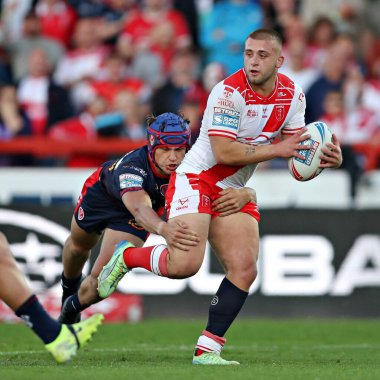 St. Helens takımından George Whitby, Hull KR 'dan Mikey Lewis' i 13. Betfred Süper Lig karşılaşmasında yendi. Hull KR, Sewell Group Craven Park 'ta St Helens' e karşı.