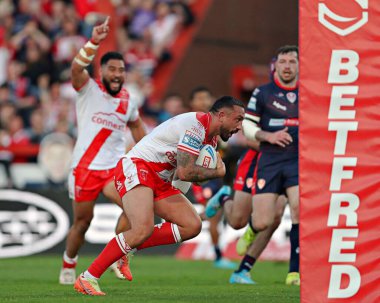 Hull KR 'dan Elliot Minchella, 30 Mayıs 2025' te İngiltere 'nin Hull kentinde oynanan Sewell Group Craven Park' ta oynanan 13. Betfred Süper Lig karşılaşmasında bir deneme yaptı.