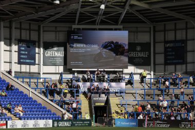 30 Mayıs 2025 'te İngiltere' nin Warrington şehrindeki Halliwell Jones Stadyumu 'nda oynanan Warrington Wolves Castleford Tigers - Castleford Tigers maçında seyircilere bir grup oyunu