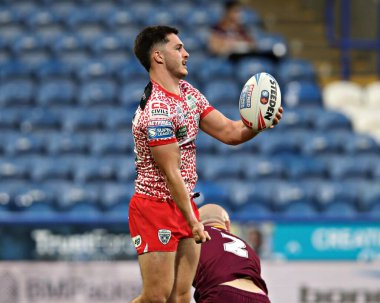 Leopar Leoparlar 'dan Ben McNamara, 29 Mayıs 2025' te İngiltere 'nin Huddersfield Stadyumu' nda oynanan Betfred Süper Lig 13. Raundu 'nda Huddersfield Giants - Leigh Leopards maçında denemesini kutluyor.