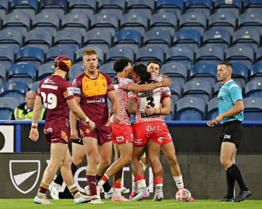 Leopar Leoparlar 'dan David Armstrong, 29 Mayıs 2025' te Birleşik Krallık 'ın Huddersfield Stadyumu' nda oynanan 13. Betfred Süper Lig karşılaşmasında Huddersfield Giants - Leigh Leopards karşılaşmasını kutluyor.