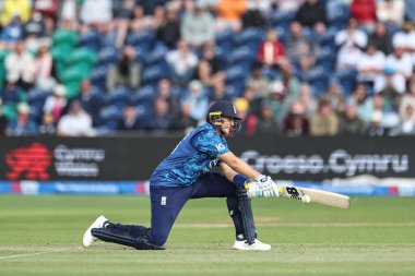 İngiltere 'nin Joe Root' u 1 Haziran 2025 'te Sophia Gardens Cricket Ground, Cardiff, İngiltere' de 2. Metro Bank ODI İngiltere ile Batı Hint Adaları arasında dört koşu yaptı.