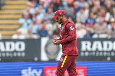 Batı Hint Adaları 'ndan Brandon King, İngiltere' nin Jamie Smith 'i 29 Mayıs 2025' te Edgbaston, Birmingham, Birleşik Krallık 'ta 1.