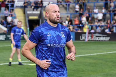 Warrington Wolves takımından James Harrison, 30 Mayıs 2025 'te oynanan Betfred Süper Lig 13. Raundu' nda Warrington Wolves Castleford Tigers 'a karşı Halliwell Jones Stadyumu, Warrington' da ısındı.