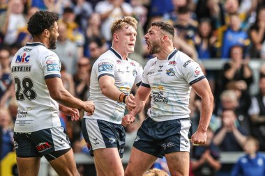 Leeds Rhinos takımından Jake Connor, 31 Mayıs 2025 'te Leeds Stadyumu' nda oynanan Betfred Süper Lig 13. Raundunda Leeds Rhinos - Wakefield Trinity karşılaşmasını kutluyor.