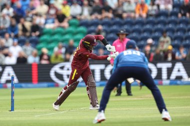 Batı Hint Adaları 'ndan Jewel Andrew topu İngiltere' den Will Jacks 'in ellerine attı ve 1 Haziran 2025' te Sophia Gardens Kriket Sahası, Cardiff, Birleşik Krallık 'ta 2.