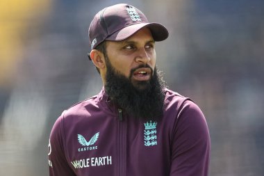 İngiltere 'den Adil Rashid 2. Metro Bank ODI İngiltere ile Batı Hint Adaları arasında 1 Haziran 2025' te Sofya Bahçeleri Kriket Sahası, Cardiff 'te oynanan hazırlık oturumunda