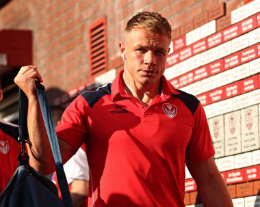 St. Helens takımından Jonny Lomax, 30 Mayıs 2025 'te İngiltere' nin Hull kentinde oynanan Sewell Group Craven Park 'ta oynanan 13.