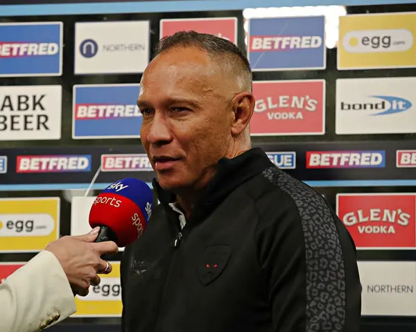 Leigh Leopards 'ın baş antrenörü Adrian Lam, 29 Mayıs 2025' te John Smith Stadyumu, Huddersfield 'da oynanan Betfred Süper Lig maçı Huddersfield Giants - Leigh Leopards maçından sonra Sky Sports ile röportaj yaptı.