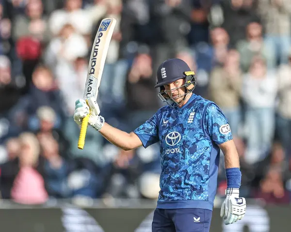 İngiltere 'den Joe Root, 1 Haziran 2025' te Sofya Bahçeleri Kriket Sahası, Cardiff, İngiltere 'de 2.